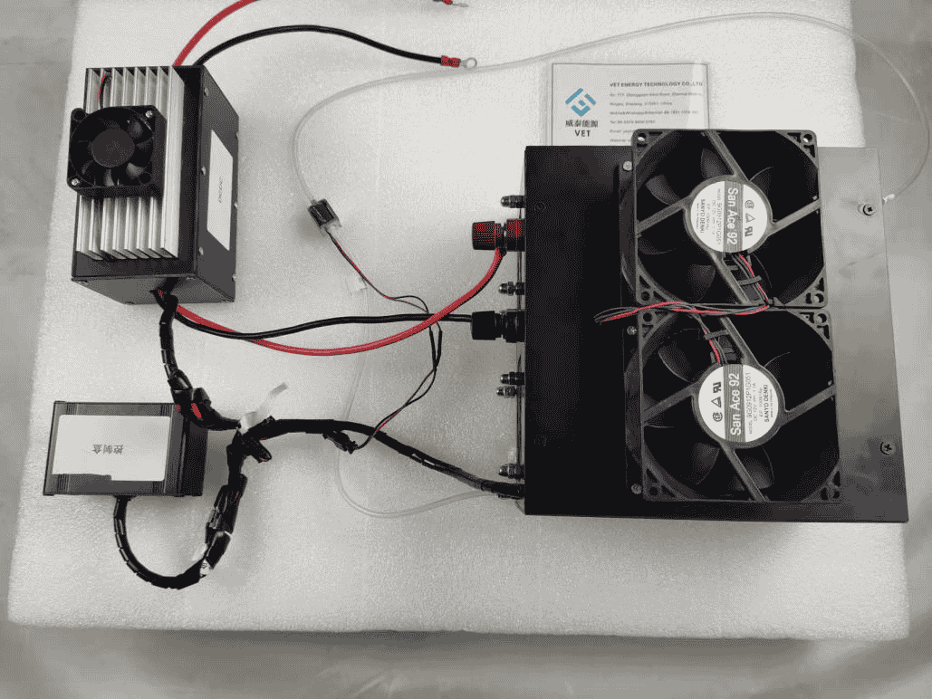 Bir hidrogen yanacaq hüceyrəsi yığımı necə işləyir?